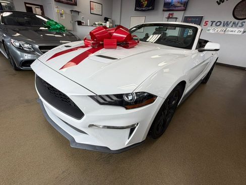 Used 2018 Ford Mustang Premium w/ Black Accent Package RWD image 6