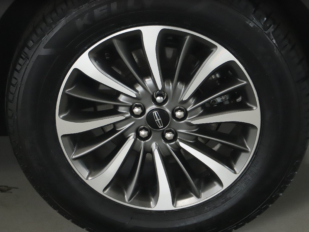 Used 2023 Lincoln Nautilus FWD w/ Premium Package image 39