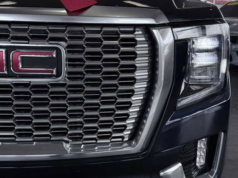 Used 2023 GMC Yukon XL Denali image 6