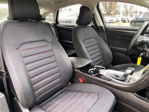 Used 2016 Ford Fusion SE image 9