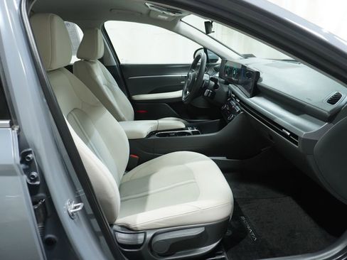 Used 2024 Hyundai Sonata SEL FWD image 13