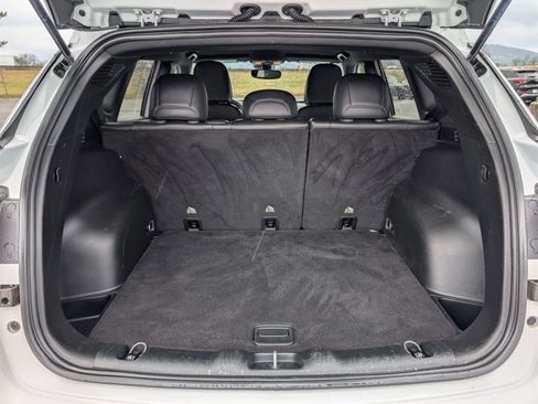 Used 2024 Jeep Compass Latitude image 30