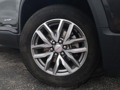 Used 2017 GMC Acadia SLE FWD image 2