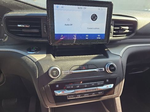 Used 2020 Ford Explorer XLT w/ Class III Trailer Tow Package AWD/4WD image 12