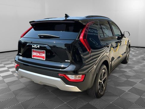 Certified 2025 Kia Niro EX FWD image 5
