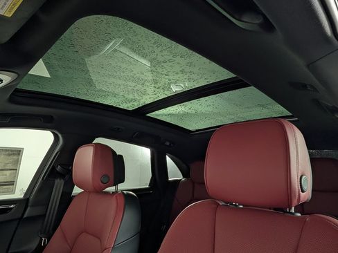 New 2026 Porsche Macan AWD/4WD image 30