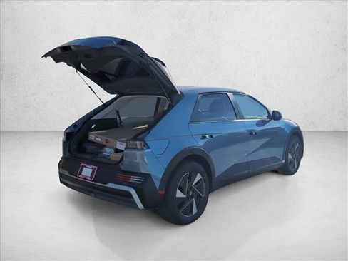 New 2026 Hyundai Ioniq 5 SE image 2