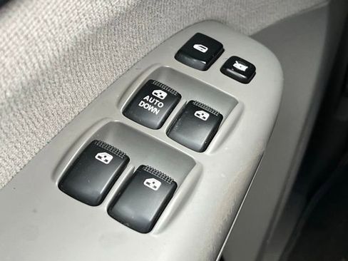 Used 2008 Kia Sedona w/ Convenience Pkg image 30