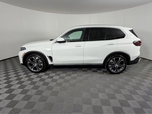 Used 2025 BMW X5 xDrive40i w/ Climate Comfort Package image 7