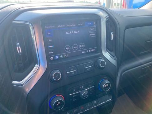 Used 2022 Chevrolet Silverado 1500 LT image 11