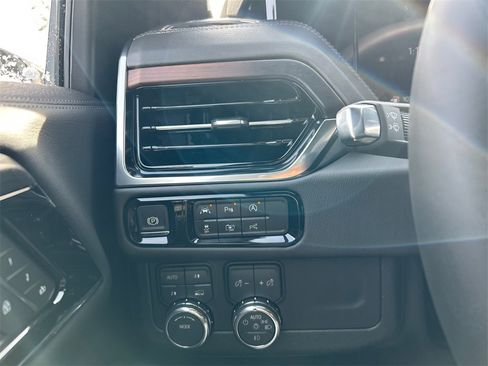 New 2026 GMC Yukon XL Denali image 19