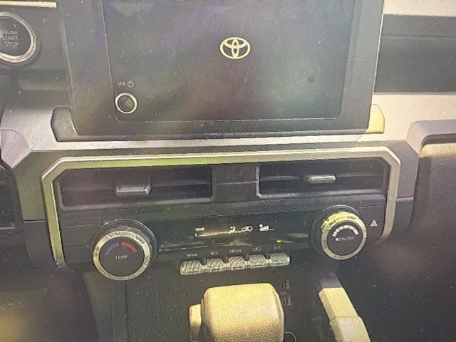Used 2025 Toyota 4Runner SR5 AWD/4WD image 12