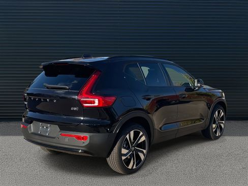 New 2026 Volvo XC40 B5 Ultra w/ Climate Package image 5