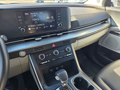 Used 2024 Kia Carnival LX image 29