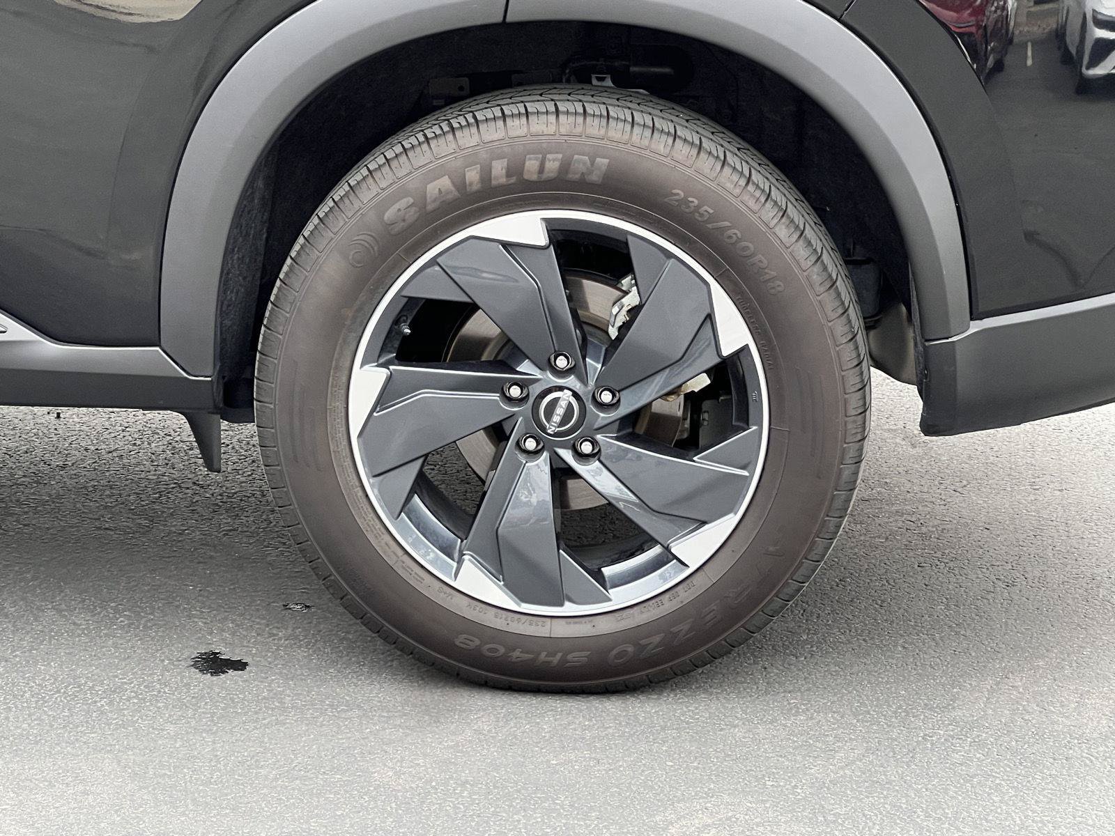 Used 2025 Nissan Rogue SV AWD/4WD image 8