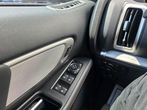 Used 2025 Ford Expedition Active AWD/4WD image 18