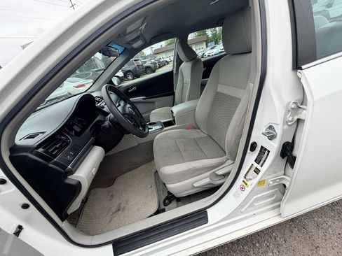 Used 2012 Toyota Camry LE FWD image 32