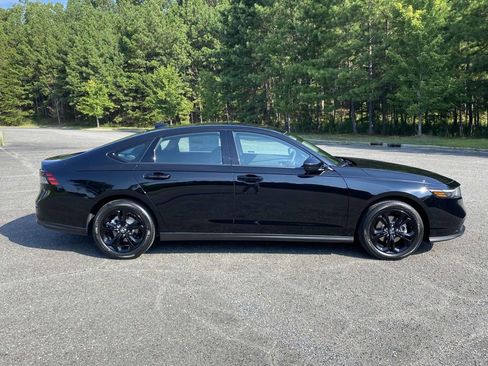 New 2025 Honda Accord SE image 1