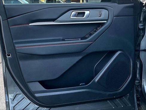 Used 2025 Ford Explorer ST-Line image 21