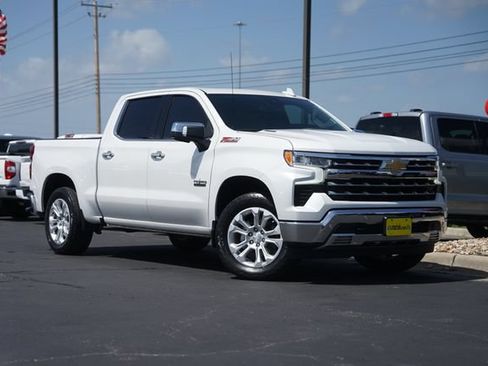 Used 2022 Chevrolet Silverado 1500 LTZ AWD/4WD image 2