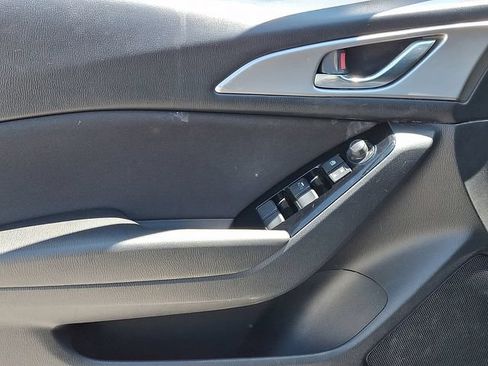 Used 2017 MAZDA MAZDA3 Sport FWD image 14