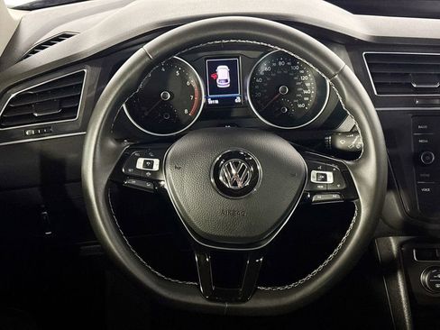 Certified 2021 Volkswagen Tiguan SE image 13