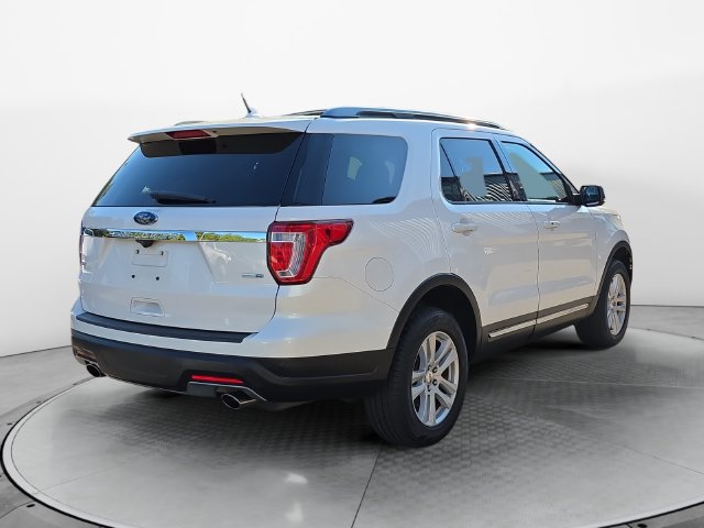 Used 2019 Ford Explorer XLT w/ Equipment Group 202A AWD/4WD image 5