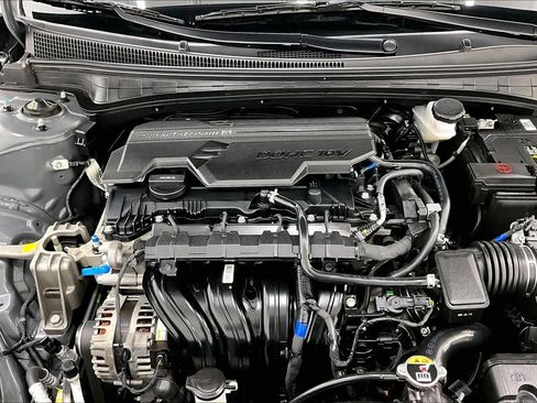 Used 2025 Hyundai Elantra SEL image 31