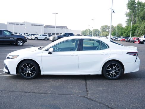 Certified 2023 Toyota Camry SE FWD image 4