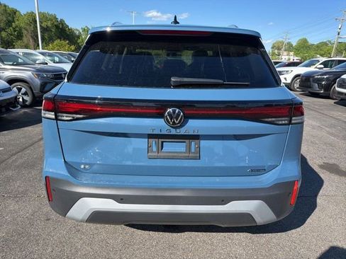 New 2026 Volkswagen Tiguan SE AWD/4WD image 2