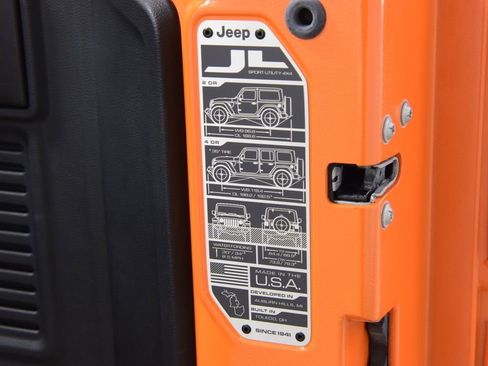 Used 2025 Jeep Wrangler Sport image 22