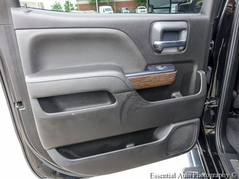 Used 2019 GMC Sierra 2500 Denali w/ Duramax Plus Package AWD/4WD image 22