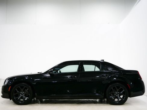 Used 2023 Chrysler 300 S image 6