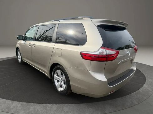 Used 2017 Toyota Sienna LE FWD image 7