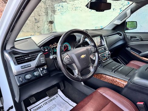 Used 2020 Chevrolet Suburban Premier w/ Premier Plus Edition image 18