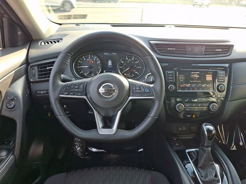 Certified 2019 Nissan Rogue SV w/ Premium Package image 12