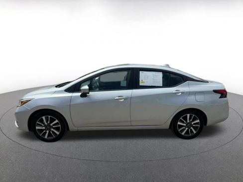 Used 2025 Nissan Versa SV FWD image 9