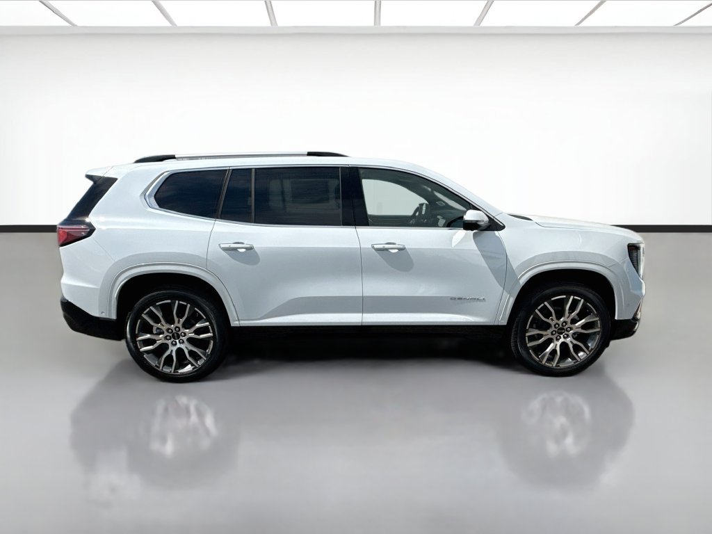 New 2027 GMC Acadia Denali Ultimate w/ LPO, Black Badging Package FWD image 4