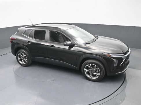 Used 2024 Chevrolet Trax LT image 50