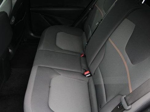 Used 2024 Kia Niro LX image 9