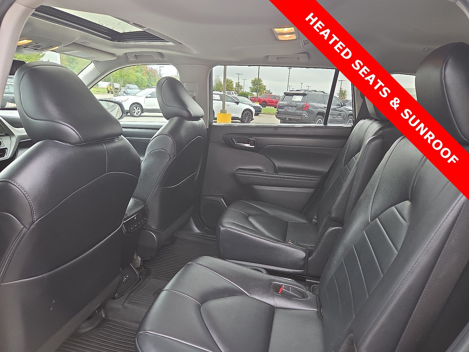 Used 2024 Toyota Highlander XLE FWD image 10