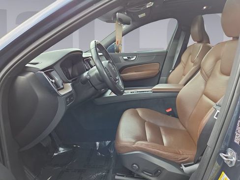 Used 2021 Volvo XC60 T6 Momentum AWD/4WD image 10