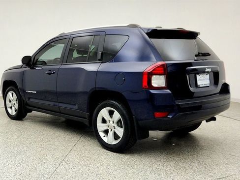Used 2017 Jeep Compass Latitude FWD image 7
