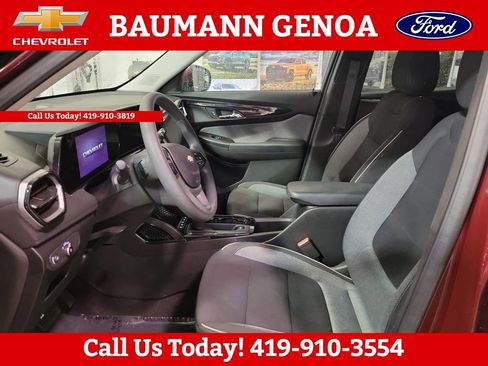 Used 2025 Chevrolet TrailBlazer LT FWD image 19