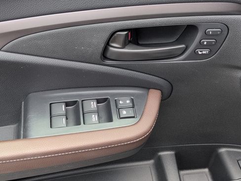 Used 2025 Honda Passport EX-L image 18