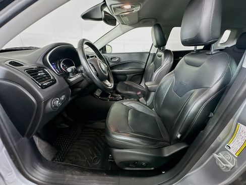 Used 2019 Jeep Compass Limited FWD image 13