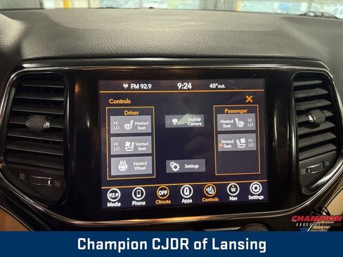 Used 2020 Jeep Grand Cherokee Limited w/ Luxury Group II image 27