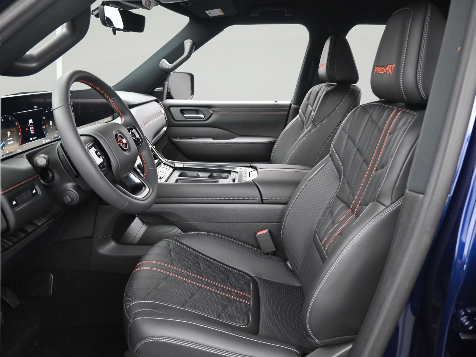 Certified 2025 Nissan Armada PRO-4X AWD/4WD image 9