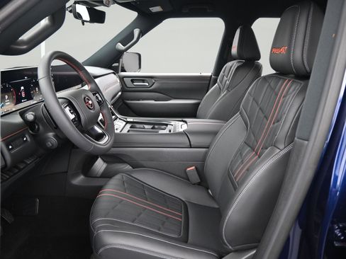 New 2025 Nissan Armada PRO-4X AWD/4WD image 9