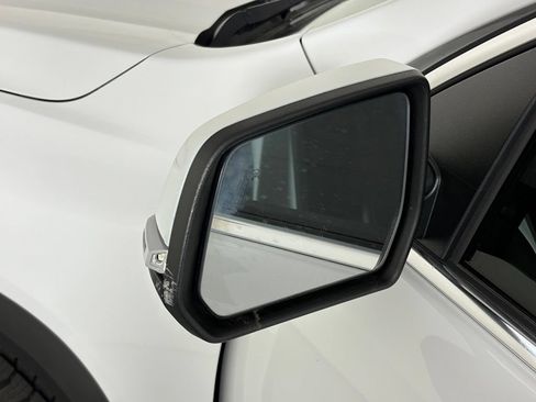 Used 2023 GMC Acadia SLT FWD image 15